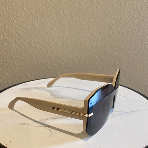 Foster Grant Black Sunglasses with Gold Accents - Picture 5 of 6